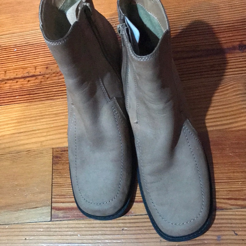Women’s Tan Vegan Sued Boots